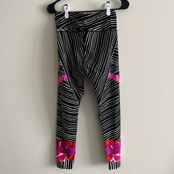 Calvin Klein Performance Leggings Size Medium - Picture 6 of 9